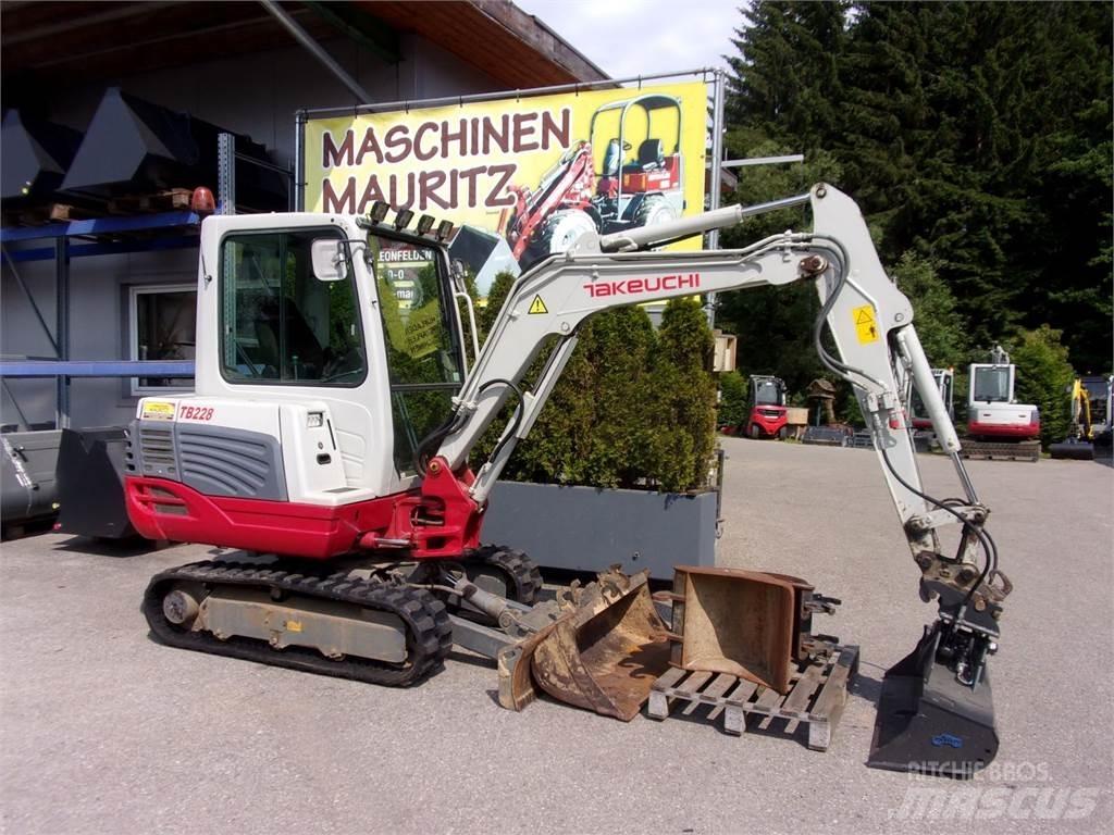 Takeuchi TB228 Mini bagri <7t