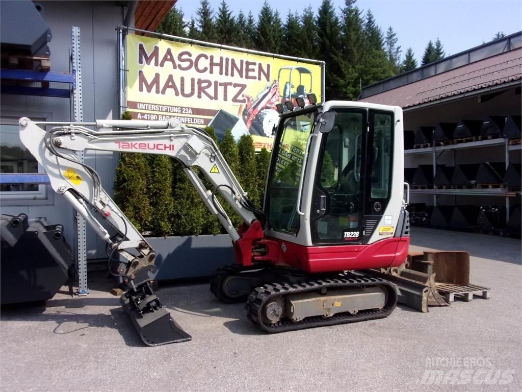 Takeuchi TB228 Mini bagri <7t