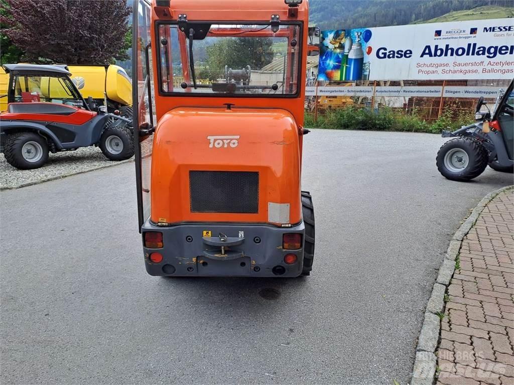 Toyo 840 Čelni nakladalci in kopači