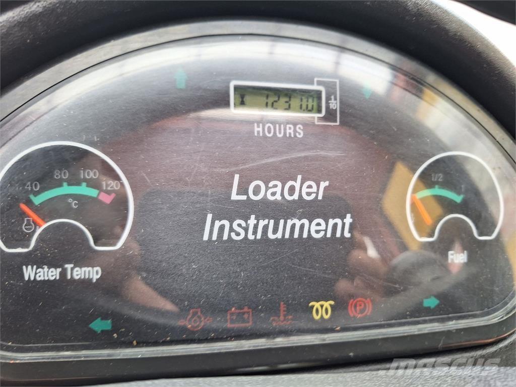 Toyo Hoflader 840 Čelni nakladalci in kopači