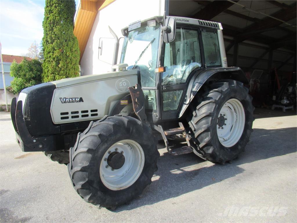 Valtra 6200 Traktorji