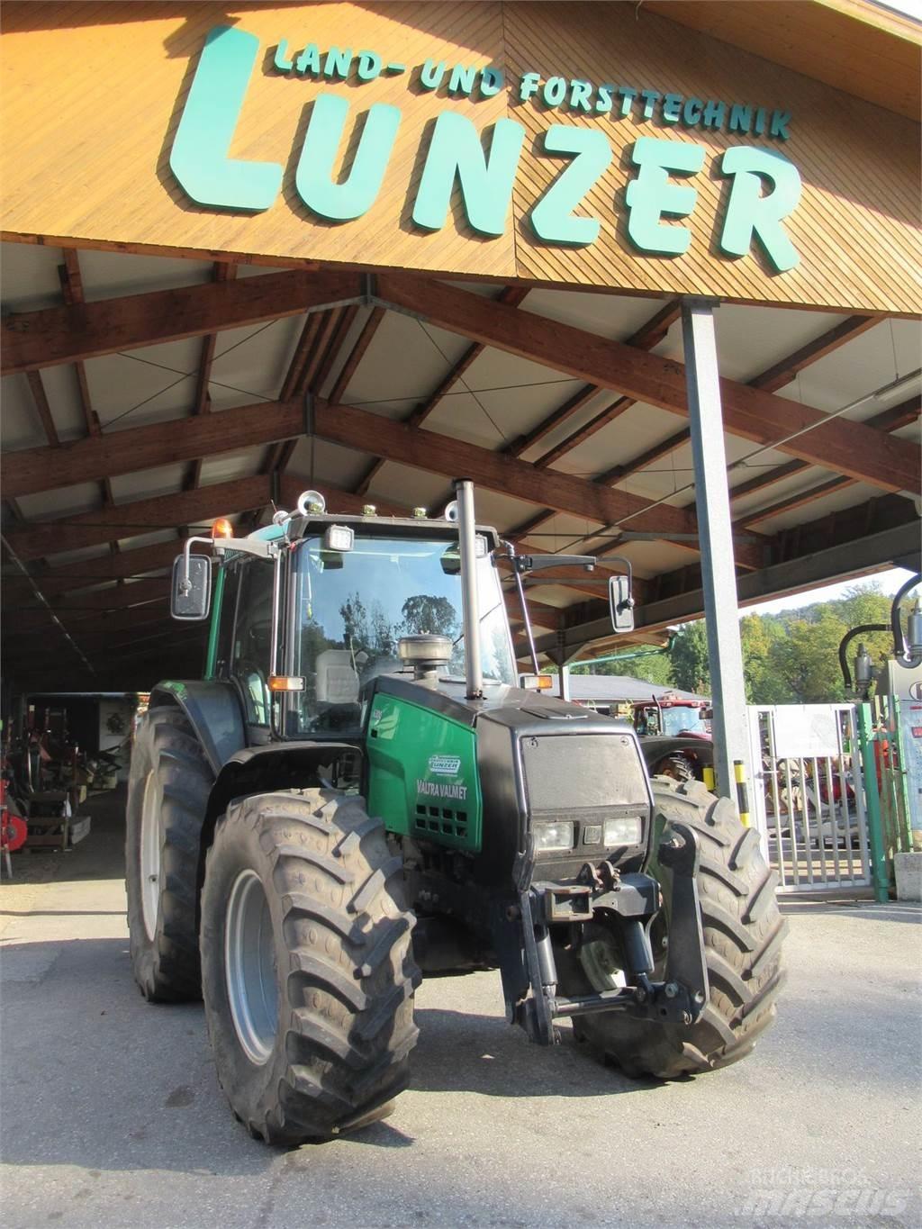 Valtra 6300 Traktorji