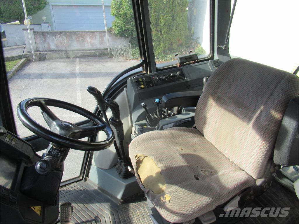 Valtra 6400 Traktorji