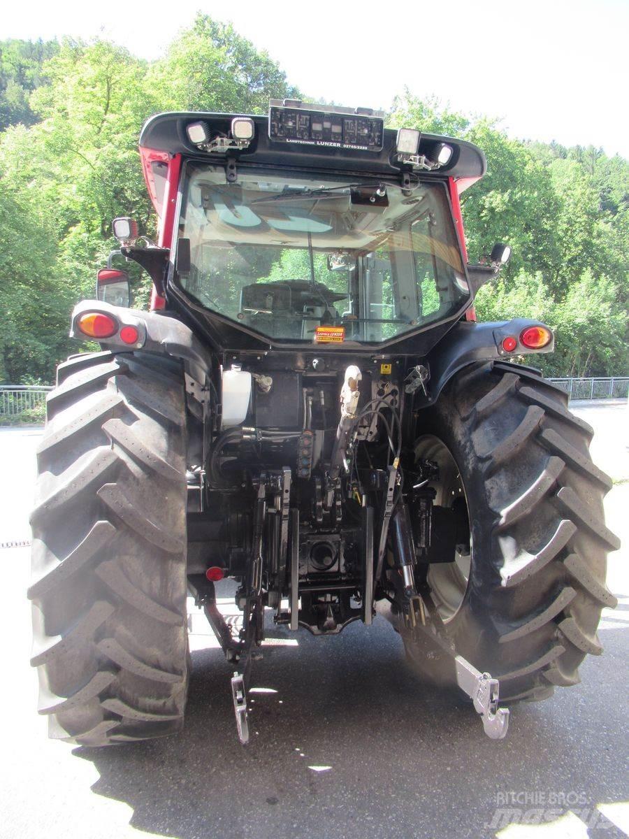 Valtra N 141 Traktorji