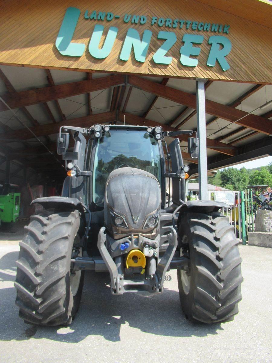 Valtra N134 (Stufe V) Traktorji