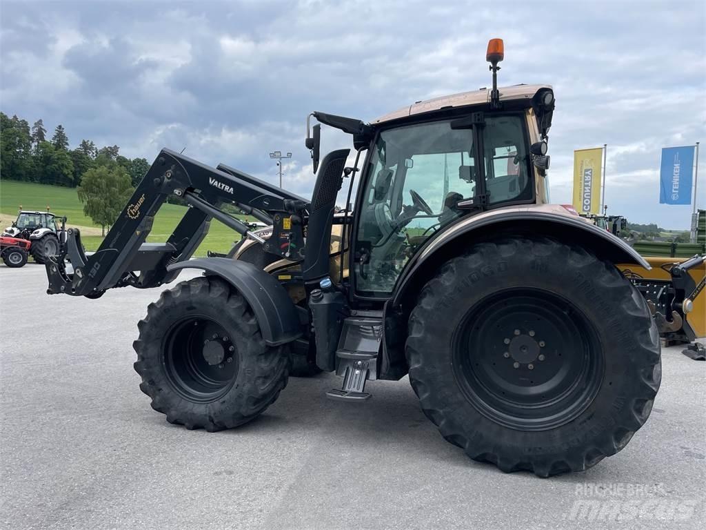 Valtra N174 HiTech Traktorji