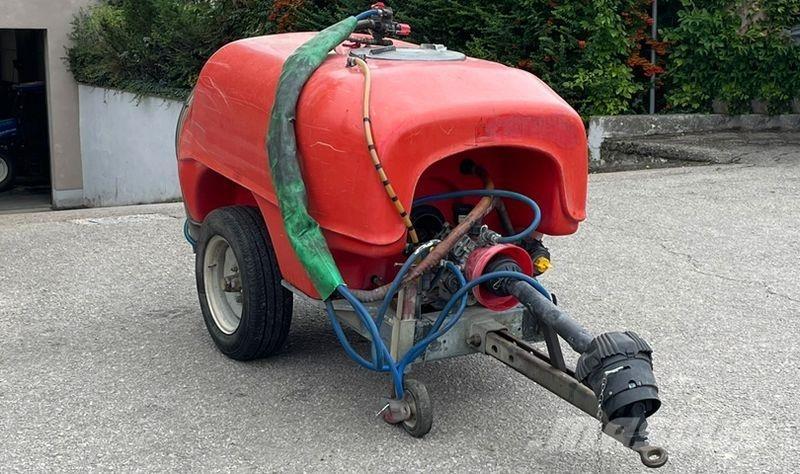 Vogel & Noot 800 L Vlečne škropilnice