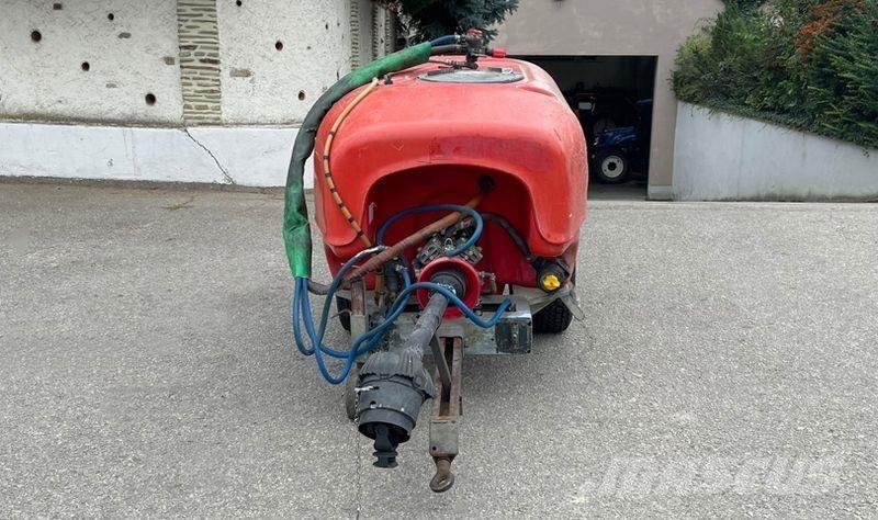 Vogel & Noot 800 L Vlečne škropilnice