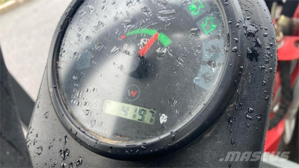 Weidemann 1160 Čelni nakladalci in kopači