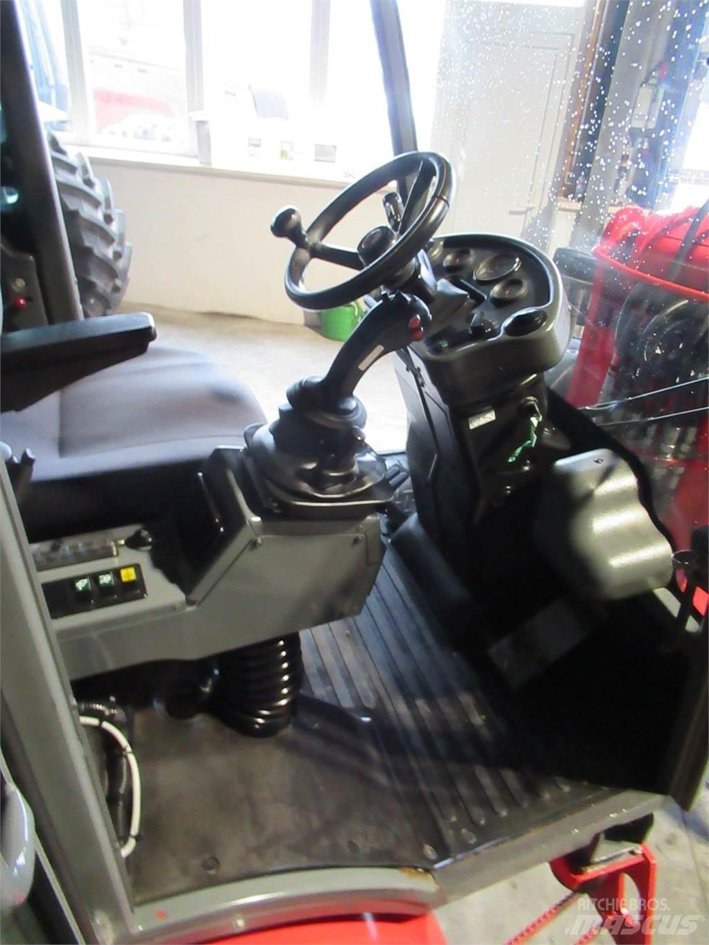 Weidemann 3070 CX60 Čelni nakladalci in kopači