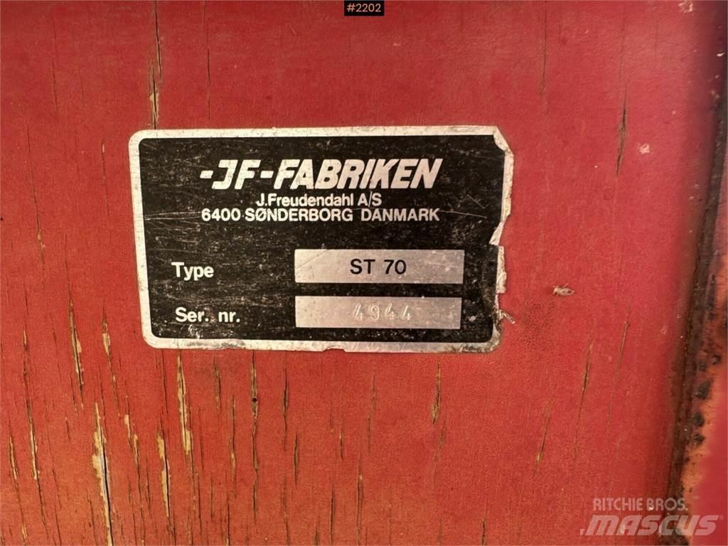 JF ST70 Trosilniki gnoja