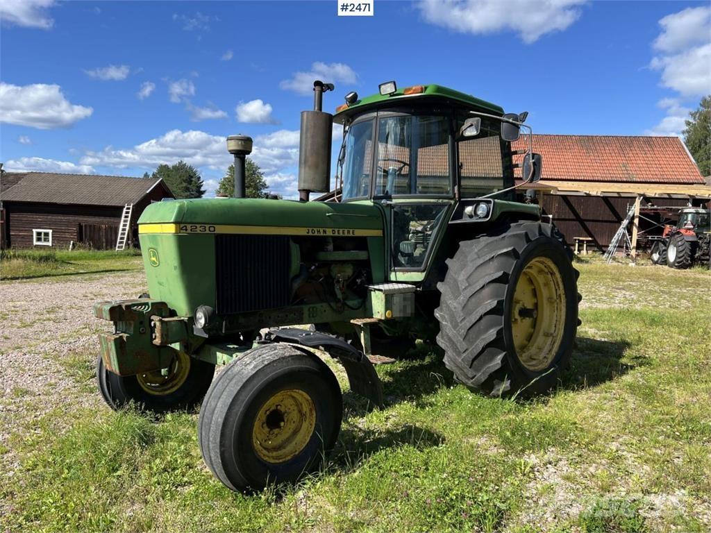 John Deere 4230 Traktorji