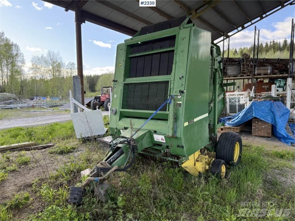 John Deere 550 Balirke (okrogle bale)