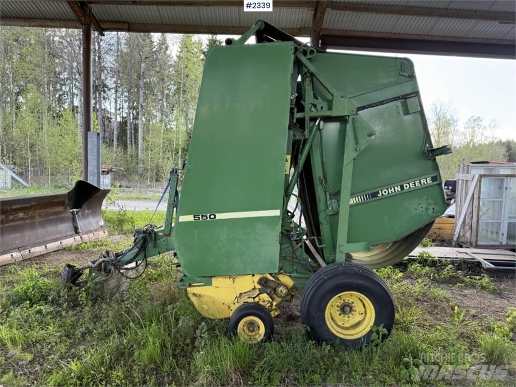 John Deere 550 Balirke (okrogle bale)