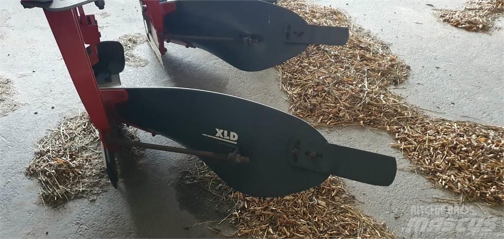 Agrolux 6SK Obračalni plugi