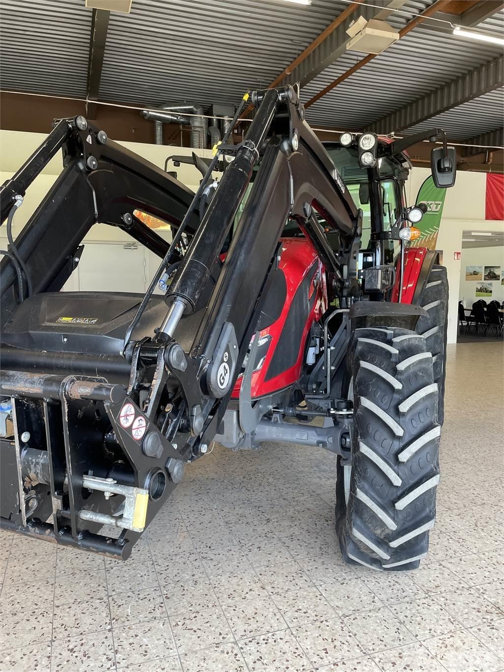 Valtra 135LH Traktorji