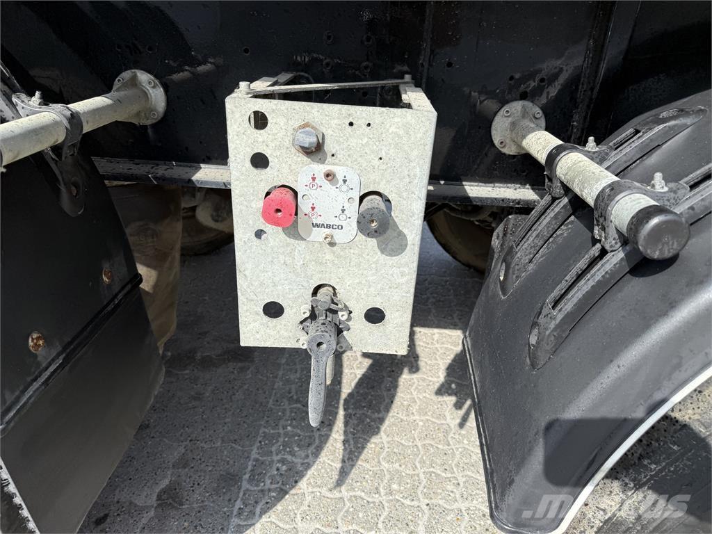 Kel-Berg T220V 23 m³ Polprikolice prekucniki - kiper