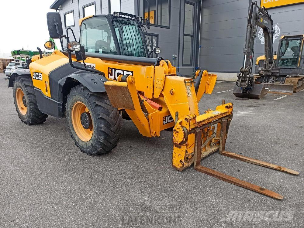 JCB 535-125 kurottaja Teleskopski viličarji