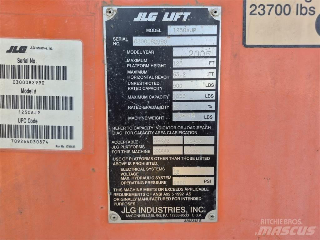 JLG 1250AJP Zglobne dvižne ploščadi