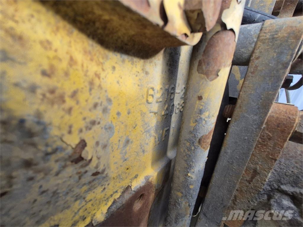 Komatsu  Zglobni demperji