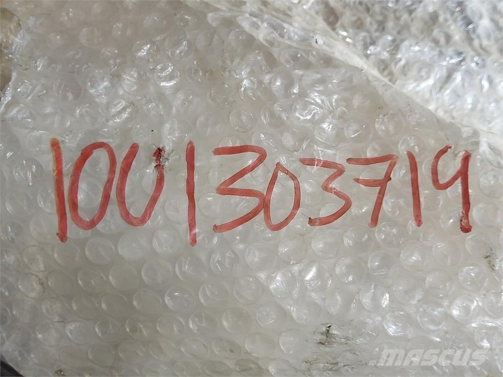 Komatsu 93268740 Drugi deli