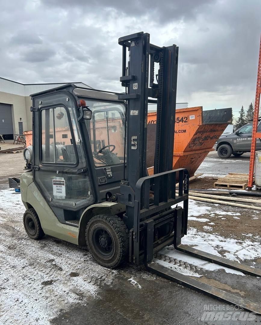 UN Forklift FL25T-JA Drugo