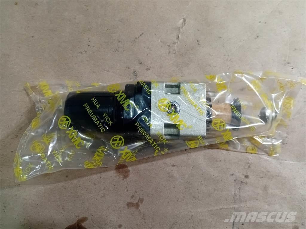  XMC AW2000-02 Gradbeništvo - drugo