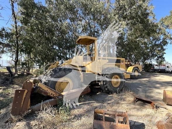 CAT 824C Kolesni nakladalci