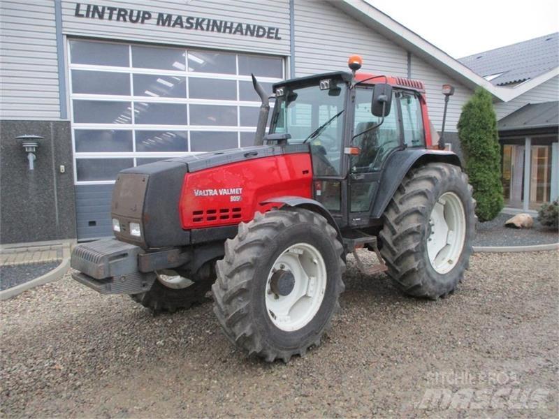 Valmet 8050 Traktorji