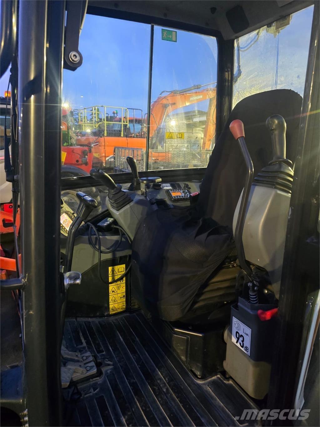 Bobcat E27 Bobcat Bagri goseničarji