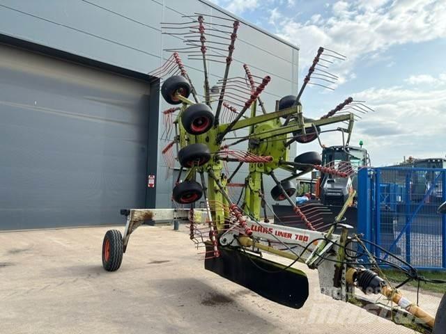 CLAAS Liner 780 Obračalniki in zgrabljalniki