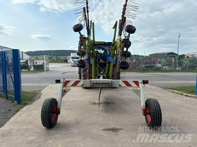 CLAAS Liner 780 Obračalniki in zgrabljalniki