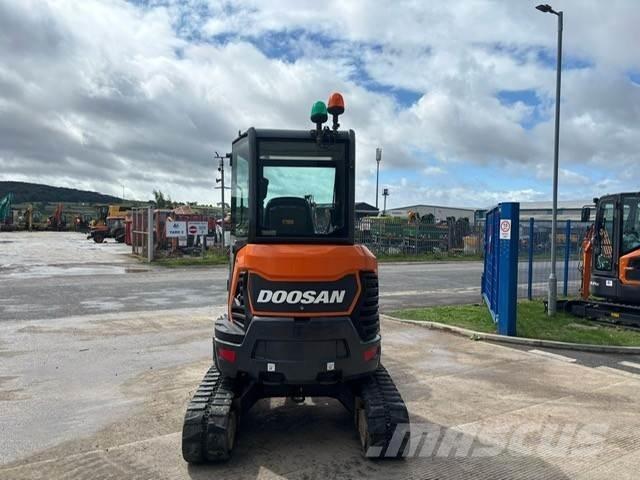 Develon Dx27z Bagri goseničarji