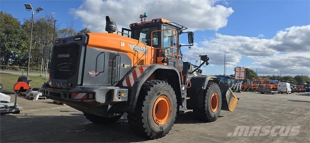 Doosan DL320-7 Kolesni nakladalci
