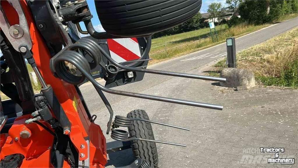 Kubota TE10511C Zgrabljalniki