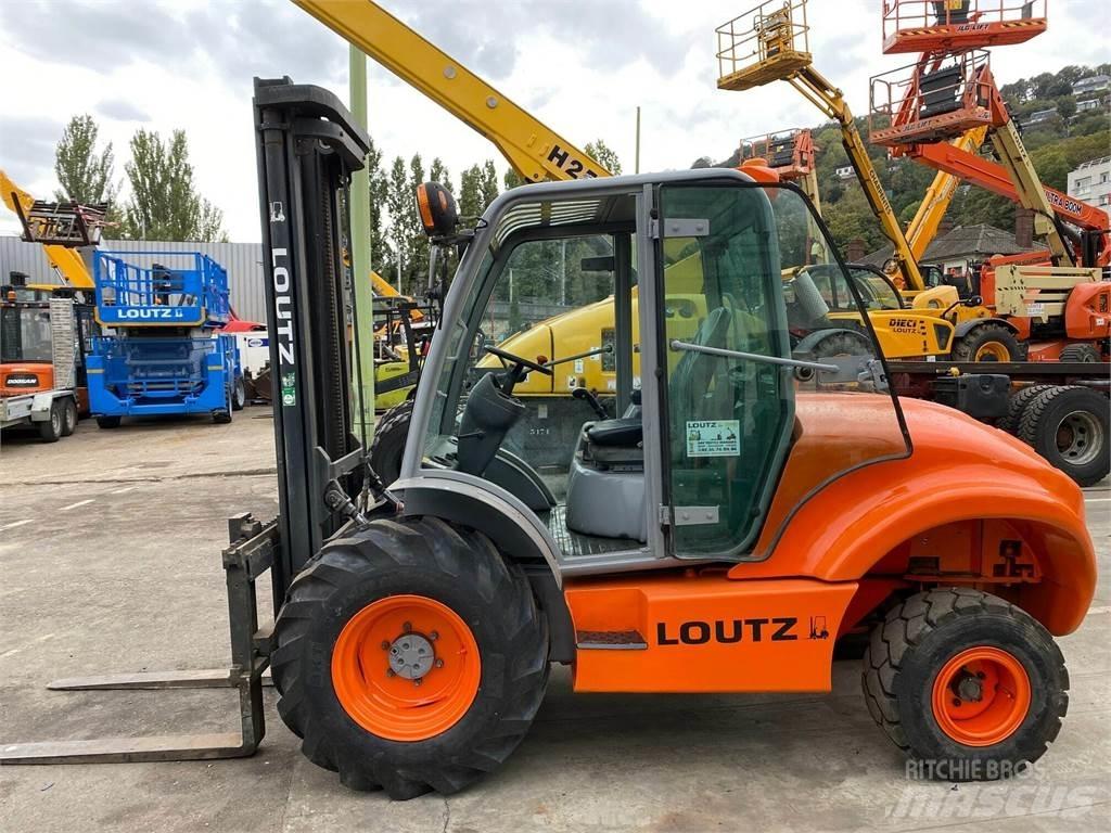 Ausa C300H Terenski viličar