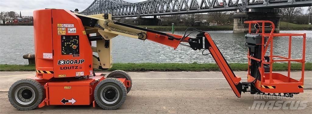 JLG E300AJP Druga dvigala in dvižne ploščadi