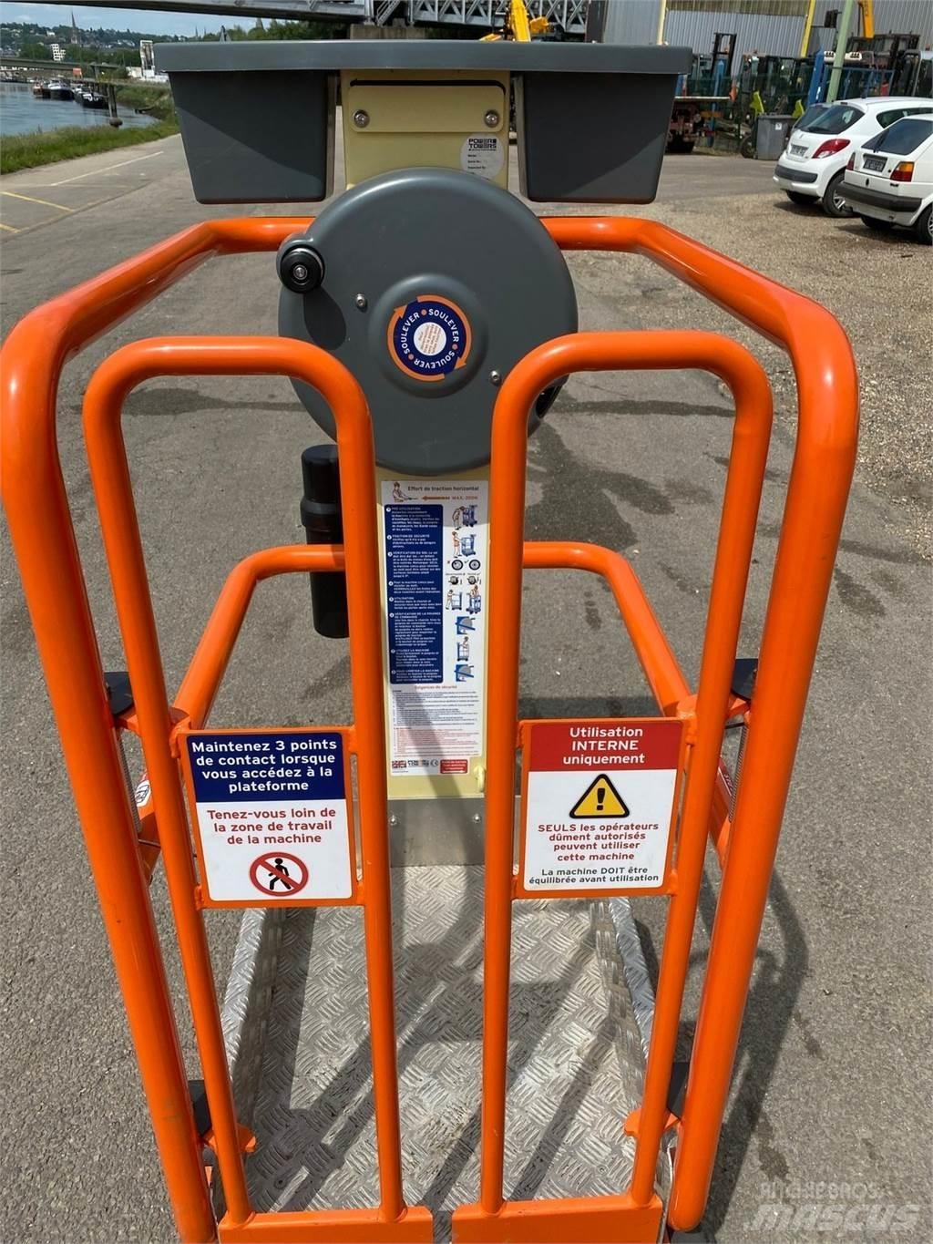 JLG PECOLIFT Druga dvigala in dvižne ploščadi