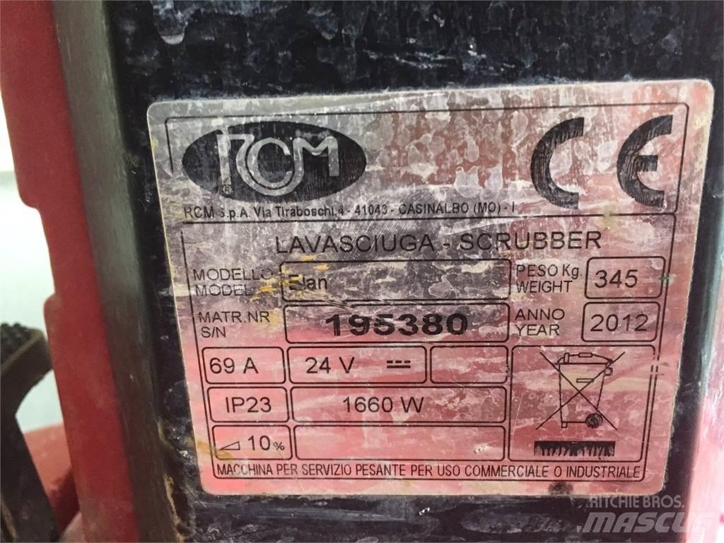 RCM ELAN 732 Cestni pometači