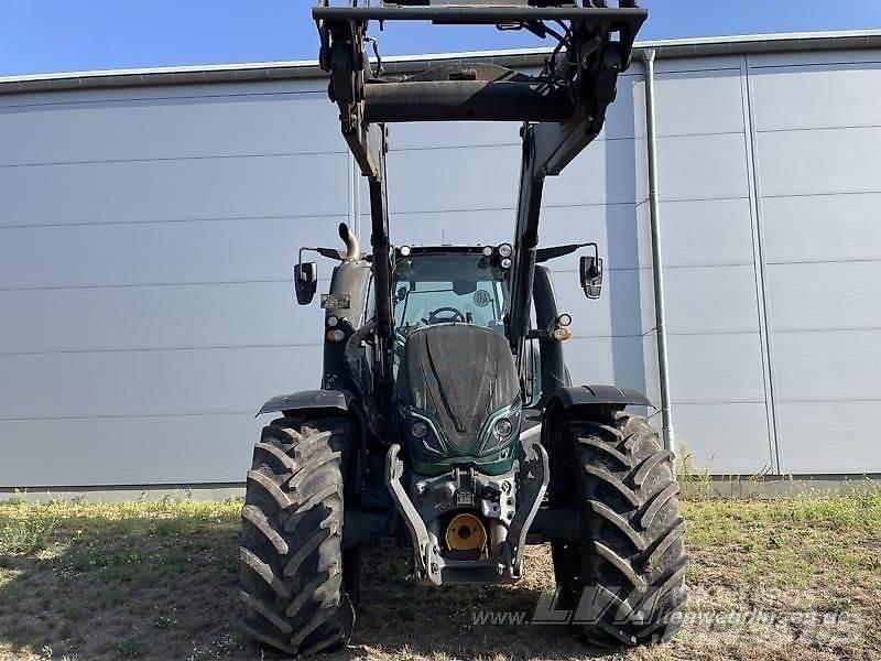 Valtra T174 Traktorji