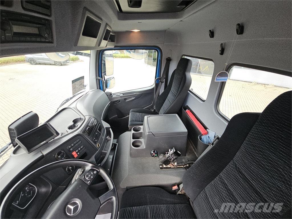 Mercedes-Benz Atego 1224 Razstavljivi tovornjaki z žičnimi dvigali
