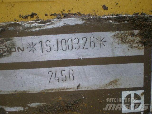 CAT 245B Bagri goseničarji