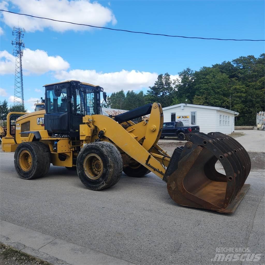 CAT 938M Kolesni nakladalci