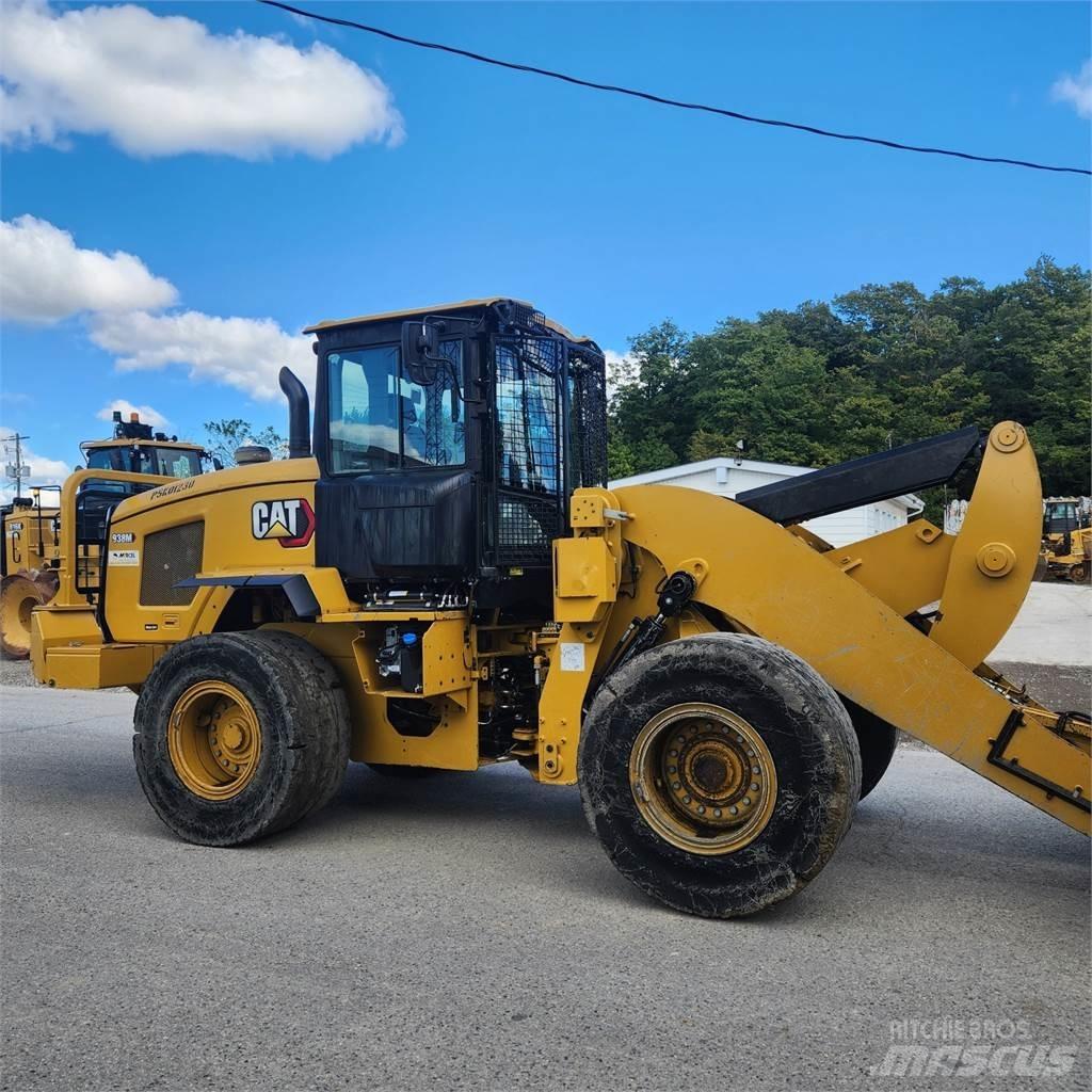 CAT 938M Kolesni nakladalci