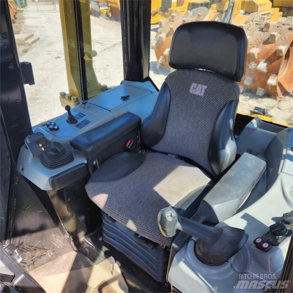 CAT D6N LGP Buldožerji goseničarji