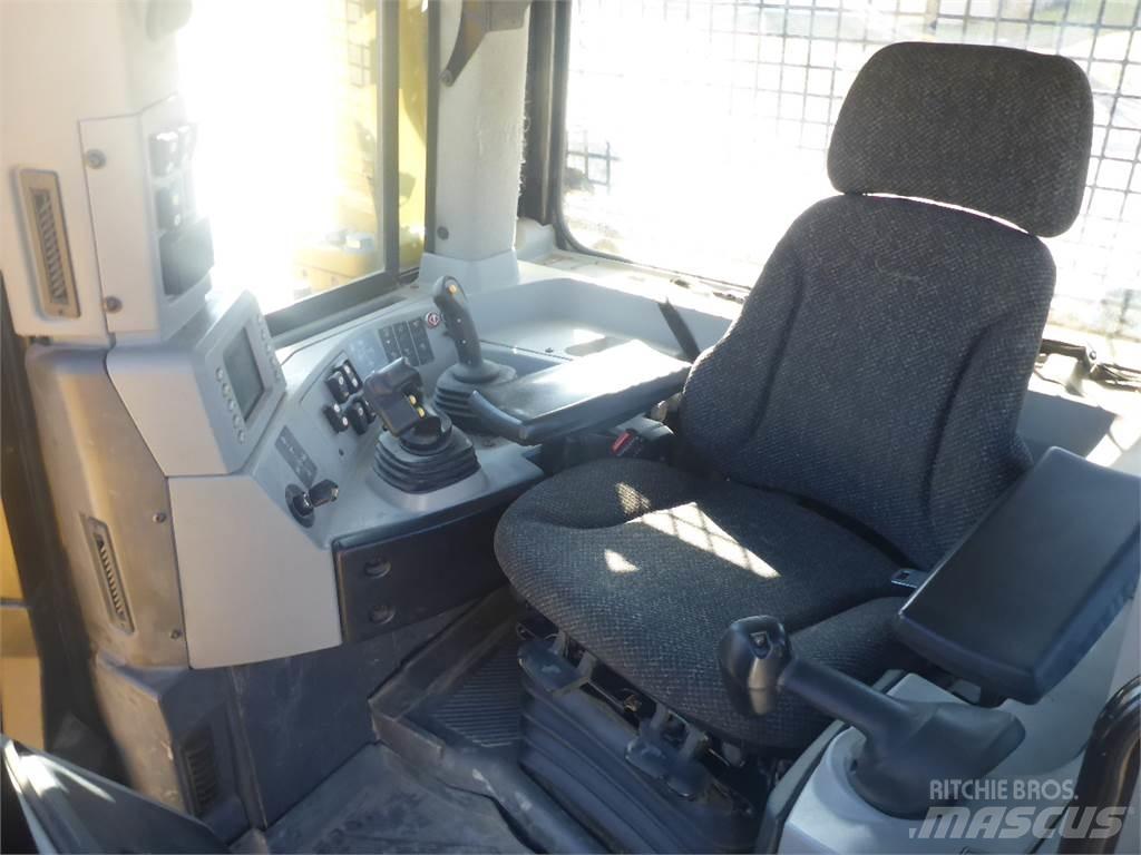 CAT D8T Buldožerji goseničarji