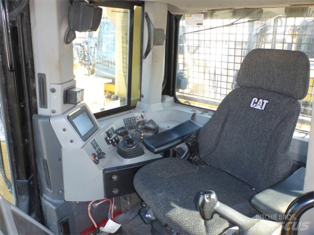 CAT D8T Buldožerji goseničarji