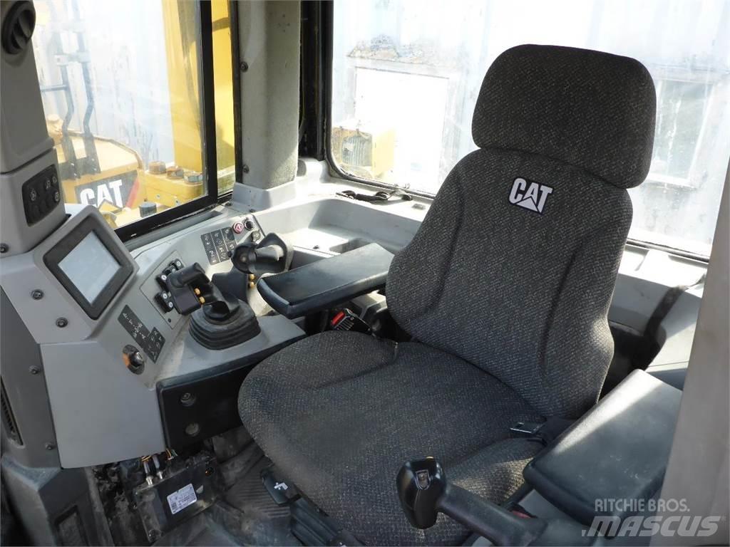 CAT D8T LGP Buldožerji goseničarji