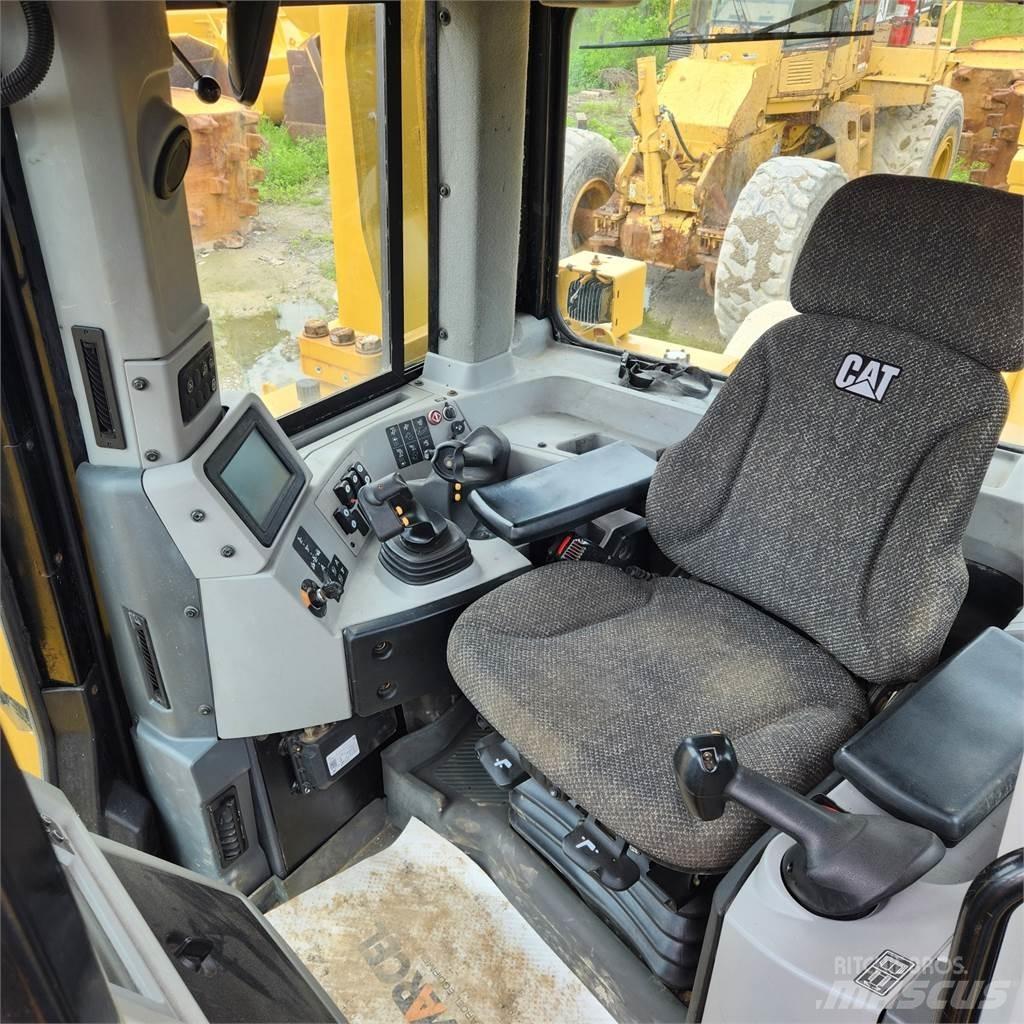 CAT D8T LGP Buldožerji goseničarji