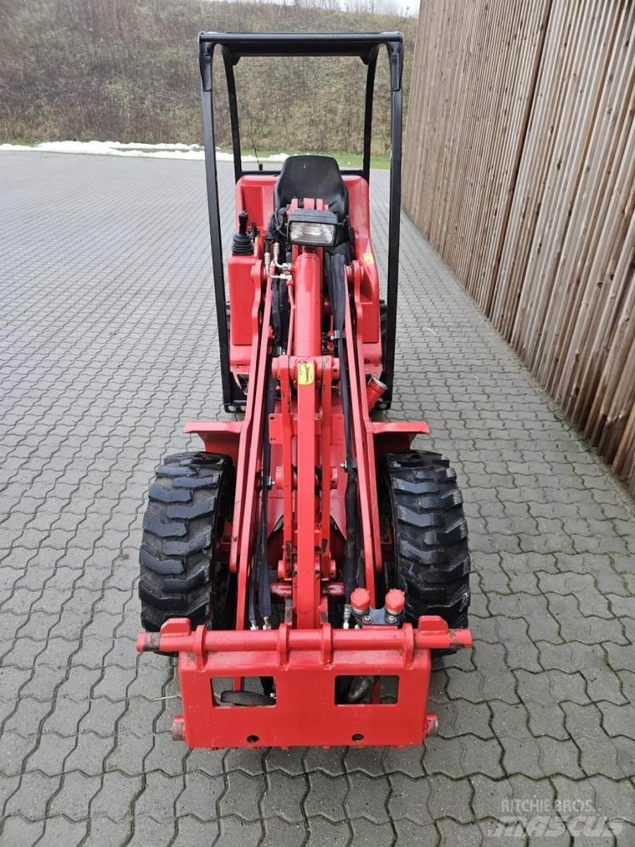 Schäffer 2428 SLT Mini nakladalci